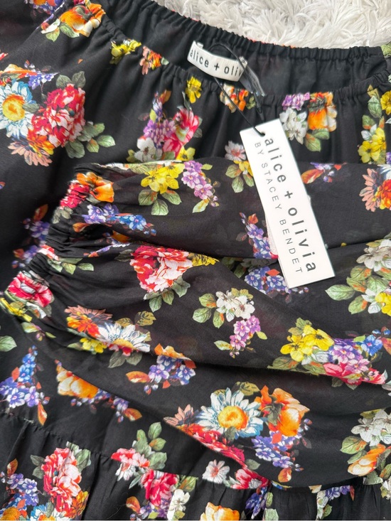 Alice + Olivia Tops - NWT Alice + Olivia Floral Ruffle Peasant Top Size S